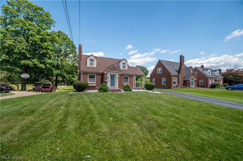Exterior - 222 Brookfield Ave, Boardman, OH 44512 photo 3 of 6
