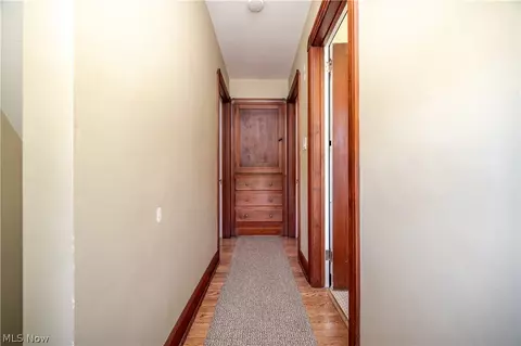 Entry Way - 222 Brookfield Ave, Boardman, OH 44512 photo 3 of 4