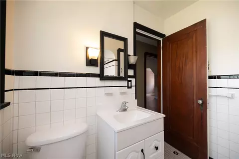 Bath - 222 Brookfield Ave, Boardman, OH 44512 photo 4 of 5