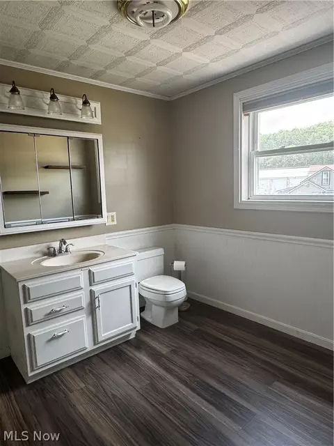 Bath - 976 N Main St, Killbuck, OH 44637 photo 2 of 4