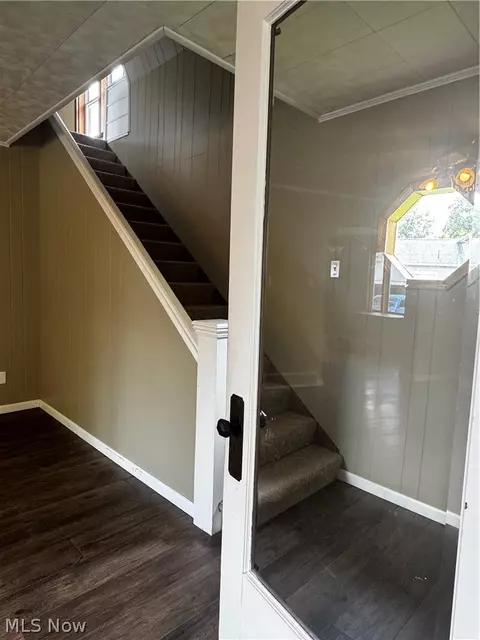 Entry Way - 976 N Main St, Killbuck, OH 44637 photo 5 of 5