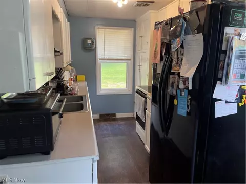 Kitchen - 9778 Cr 622, Killbuck, OH 44637 photo 2 of 2