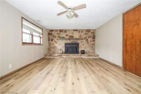 Living - 135 Pine Ln, Barnesville, OH 43713 photo 3 of 5