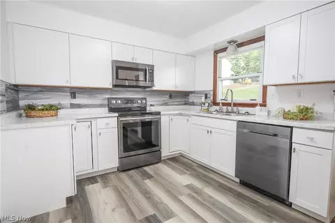 Kitchen - 135 Pine Ln, Barnesville, OH 43713 photo 1 of 3