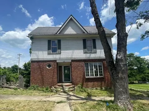109 E North St, Cadiz, OH 43907