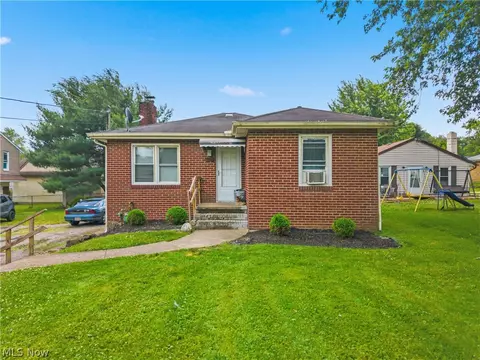 138 52nd St SW, Canton, OH 44706