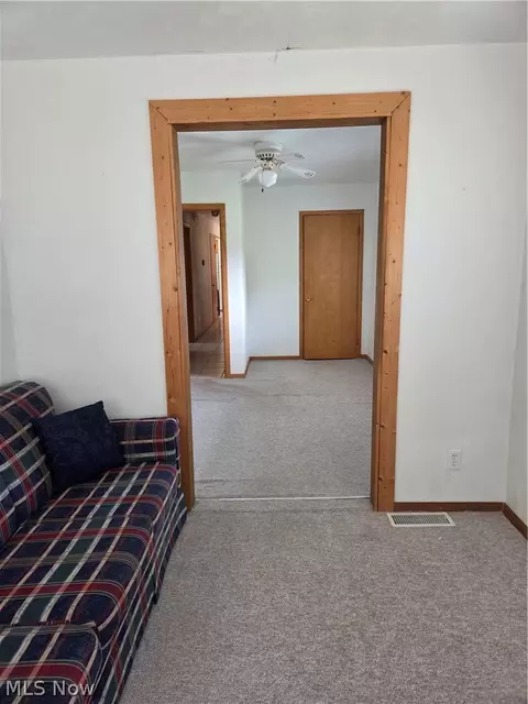 Entry Way - 636 Lincoln Ave, Struthers, OH 44471 photo 1 of 1