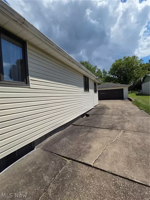 Other - 636 Lincoln Ave, Struthers, OH 44471 photo 4 of 11