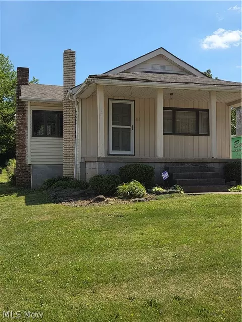 636 Lincoln Ave, Struthers, OH 44471