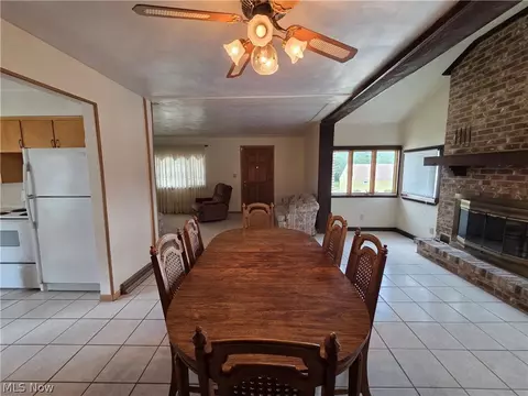 Dining - 636 Lincoln Ave, Struthers, OH 44471 photo 1 of 3