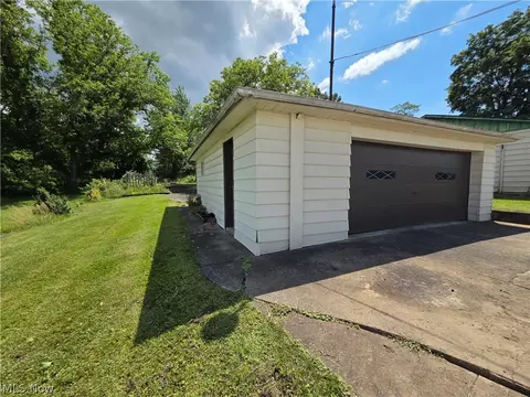 Exterior - 636 Lincoln Ave, Struthers, OH 44471 photo 1 of 2