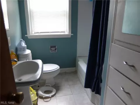 Bath - 4022 Devon Dr SE, Warren, OH 44484 photo 2 of 2