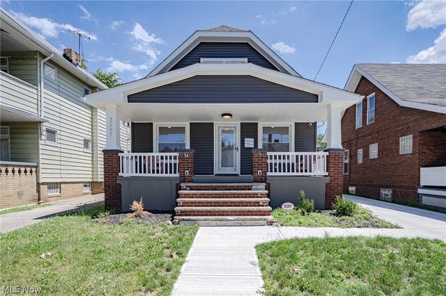 3297 W 127th St, Cleveland, OH 44111
