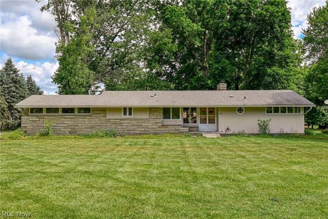 919 Robinson Ave, Barberton, OH 44203
