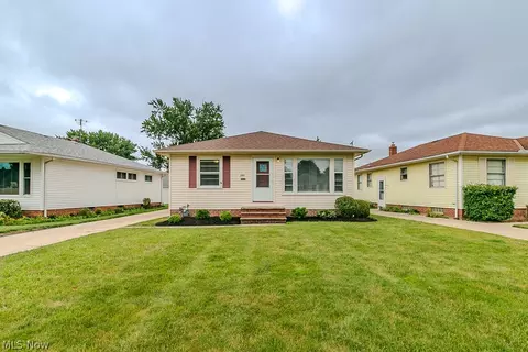 595 Dickerson Rd, Willowick, OH 44095