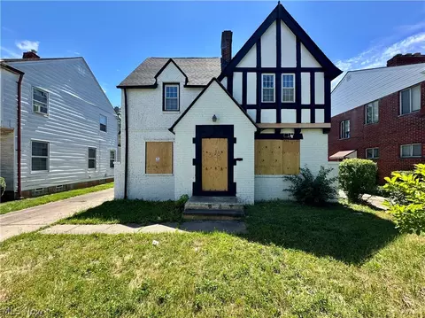 3138 Ashwood Rd, Cleveland, OH 44120
