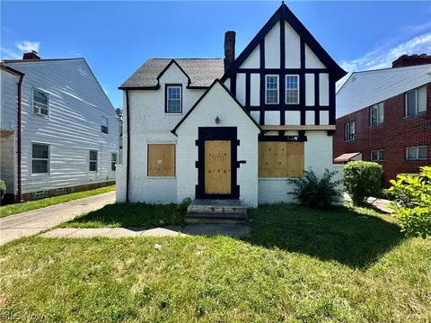 3138 Ashwood Rd, Cleveland, OH 44120