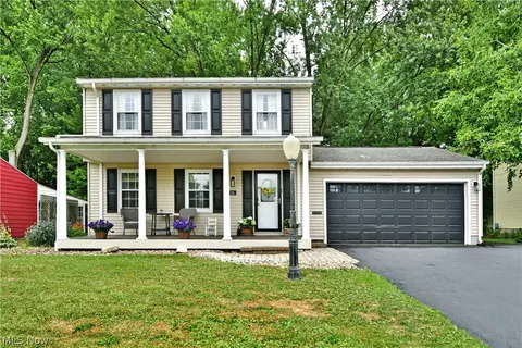 94 Camrose Dr, Niles, OH 44446