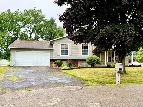 1052 Pheasant Grove Ave NW, Massillon, OH 44646