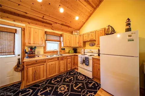 35 Billow Bch, Ashtabula, OH 44004 photo 11