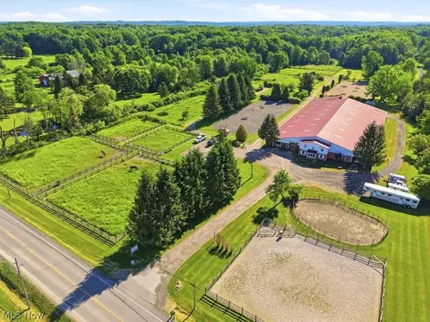 14535 Sperry Rd, Newbury, OH 44065