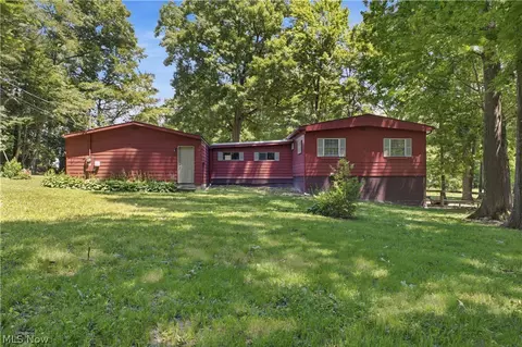 5018 Fairfield School Rd, Columbiana, OH 44408