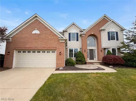 9660 Kingston Trl, Olmsted Falls, OH 44138