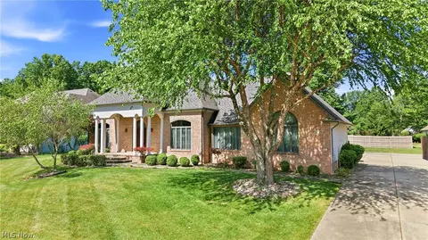 115 Lakhani Ln, Canfield, OH 44406