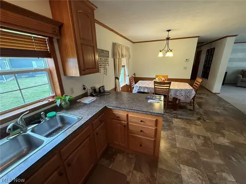 359 Saturn Dr, Dover, OH 44622 photo 8