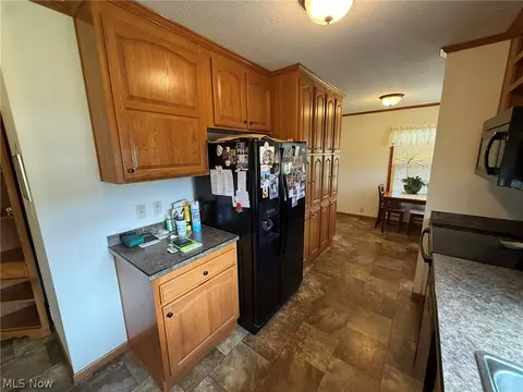 359 Saturn Dr, Dover, OH 44622 photo 10