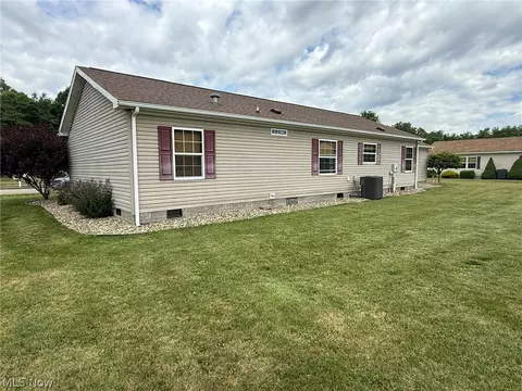 359 Saturn Dr, Dover, OH 44622 photo 36