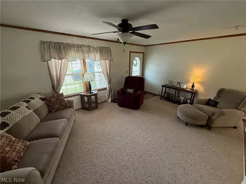 359 Saturn Dr, Dover, OH 44622 photo 5