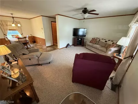 359 Saturn Dr, Dover, OH 44622 photo 6