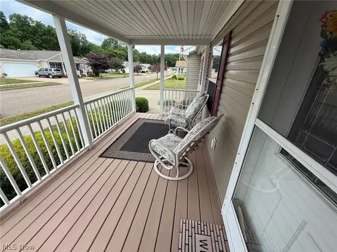 359 Saturn Dr, Dover, OH 44622 photo 3