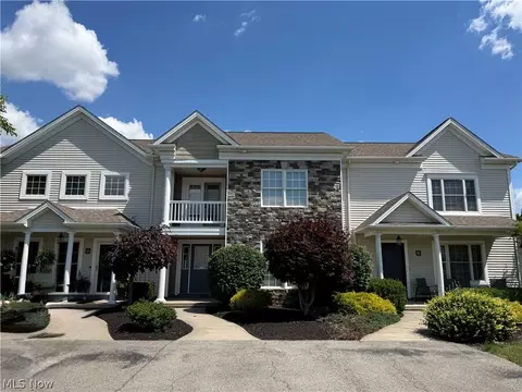 15 Town Square Blvd, Columbiana, OH 44408