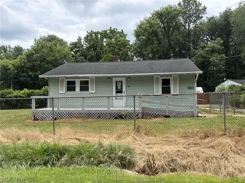 2418 Hillstock Ave, Akron, OH 44312