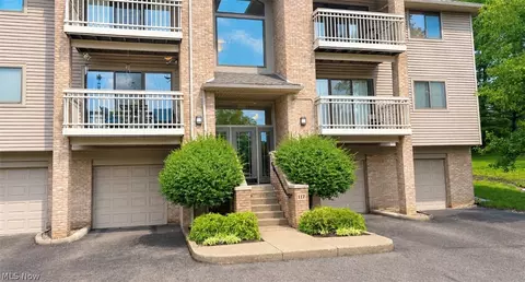3800 Rosemont Blvd #117B, Fairlawn, OH 44333