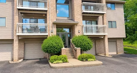 3800 Rosemont Blvd #117B, Fairlawn, OH 44333