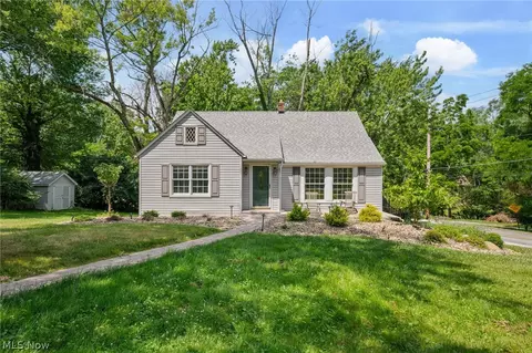 7750 Lewis Rd, Olmsted Falls, OH 44138