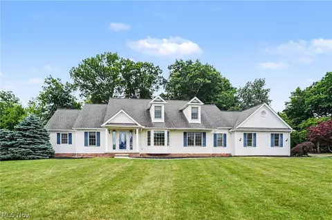 6304 Longspur Rd, Highland Heights, OH 44143