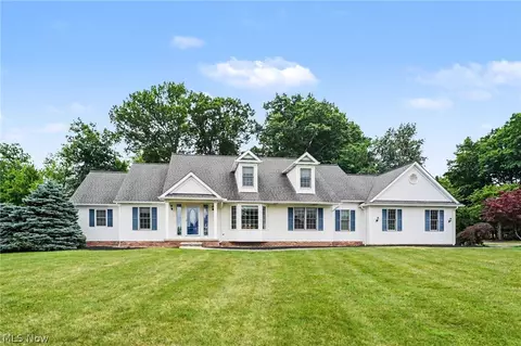 6304 Longspur Rd, Highland Heights, OH 44143