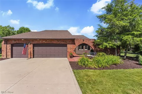 18101 Fern Canyon Dr, Strongsville, OH 44136