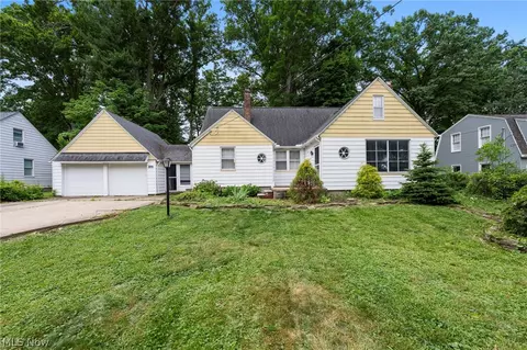 29408 Luxona Ave, Wickliffe, OH 44092