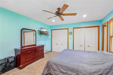 Bedroom - 964 Dock Rd, Madison, OH 44057 photo 5 of 7