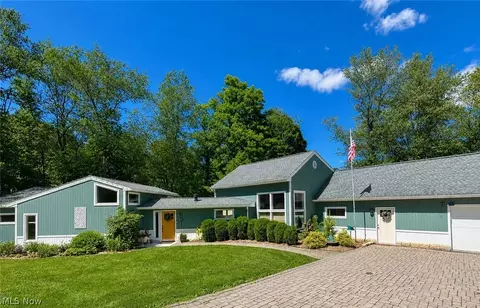 631 Pleasant St, East Liverpool, OH 43920