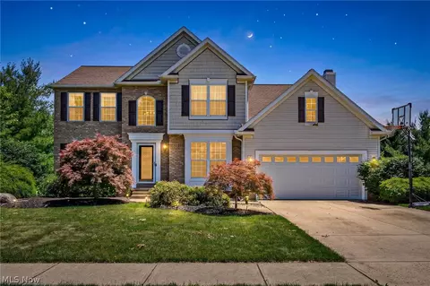 9195 Victoria Ln, North Ridgeville, OH 44039