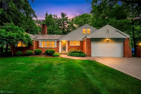 10906 Fitzwater Rd, Brecksville, OH 44141