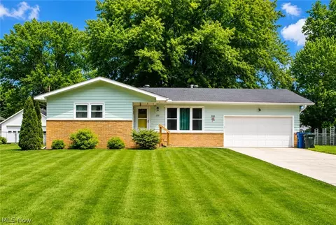 210 Oakdale Dr, South Amherst, OH 44001