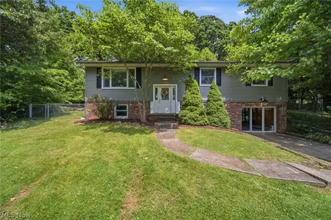 4155 Ridgewood Rd, Copley, OH 44321