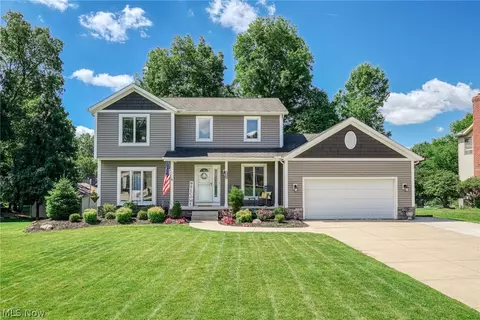 1560 Applewood Way, Uniontown, OH 44685